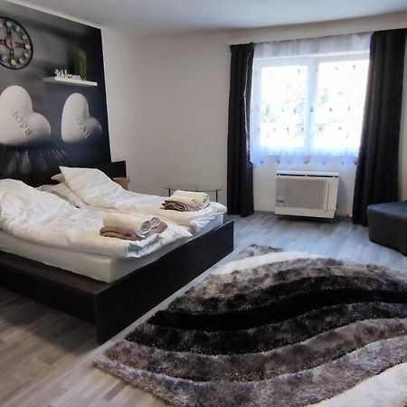 Freedom-Fehervar Apartman Székesfehérvár Exterior foto