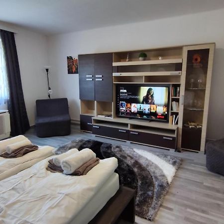 Freedom-Fehervar Apartman Székesfehérvár Exterior foto