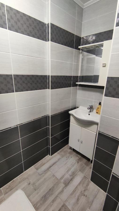 Freedom-Fehervar Apartman Székesfehérvár Exterior foto
